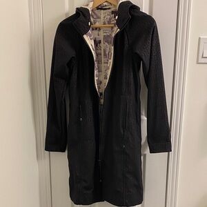 Lululemon Black Apres Yoga Jacket with Graphic Lining